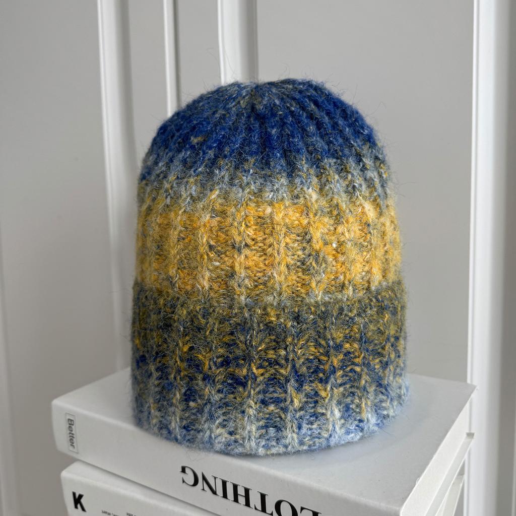 New Knitted Hat Gradual Change Tie-dye Rainbow Knitted Hat Winter Warm Sports Casual Fashion Wool Hat