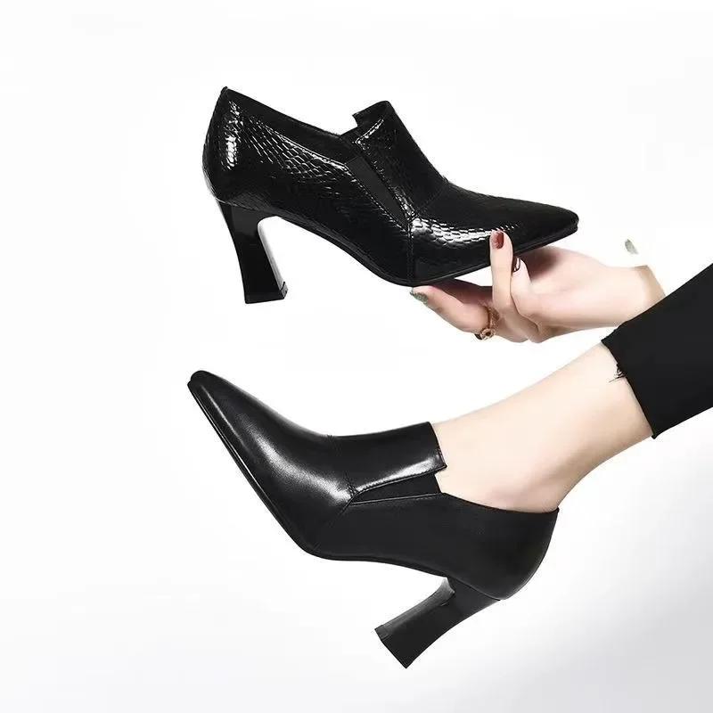 Mode 2024 Neue spitze Pumps mit tiefem Ausschnitt Frühling/Sommer/Herbst Europäischer und amerikanischer Stil Schlankmachende Arbeitsschuhe