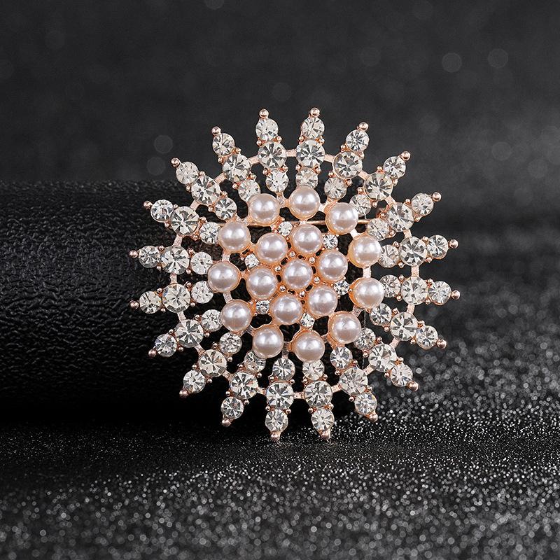 High-end Water Brooch for Women's Cardigan, Elegant Corsage, Marquise Pearl Anti-exposure Pin
