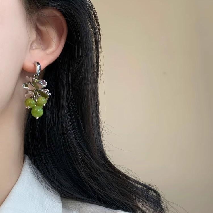 Green Grape Earrings~ Spring and Summer Green Natural Round Bead Stud Earrings Women's Ins Niche Sweet Small Fresh Earrings Earrings Tide