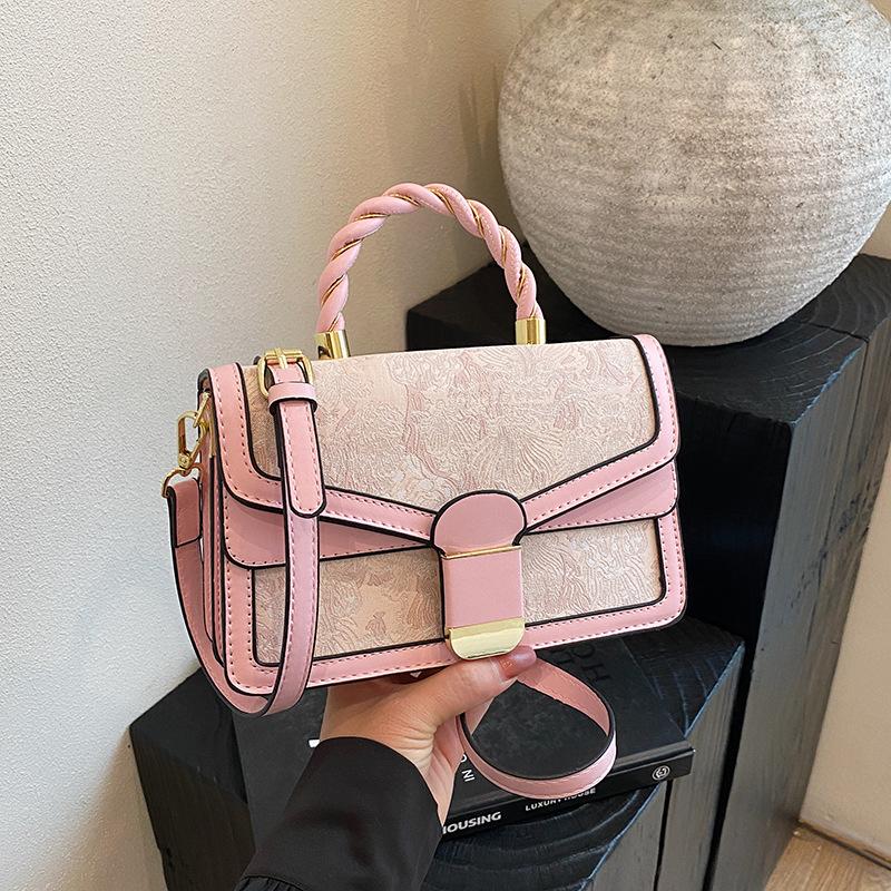 

Embroidered bag women s bag 2025bags new high-end sense national tide woven hand-to-shoulder crossbody small square bag розовый