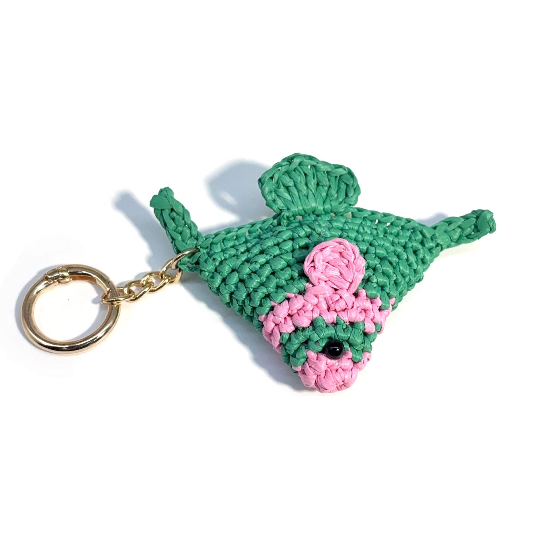

Fresh Summer Straw Woven Goldfish Keychain with Heart Charm for Bags and Phones rfgj25-B122