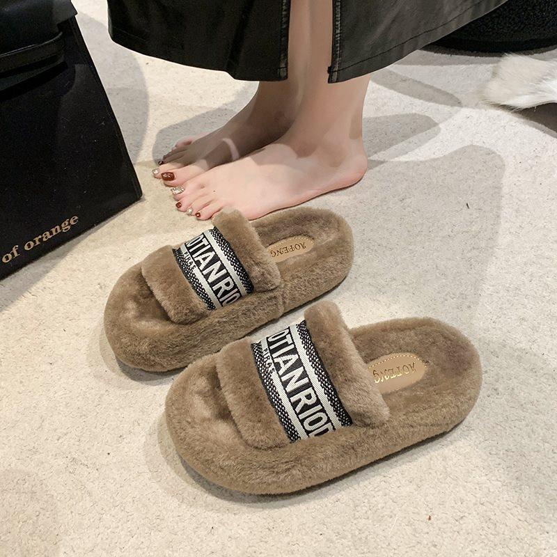 Neue Buchstaben-Ein-Wort-Baumwollpantoffeln Herbst und Winter 2025 flauschige Pantoffeln Damen Outdoor-Wear Fee Mode vielseitige dicke Sohle