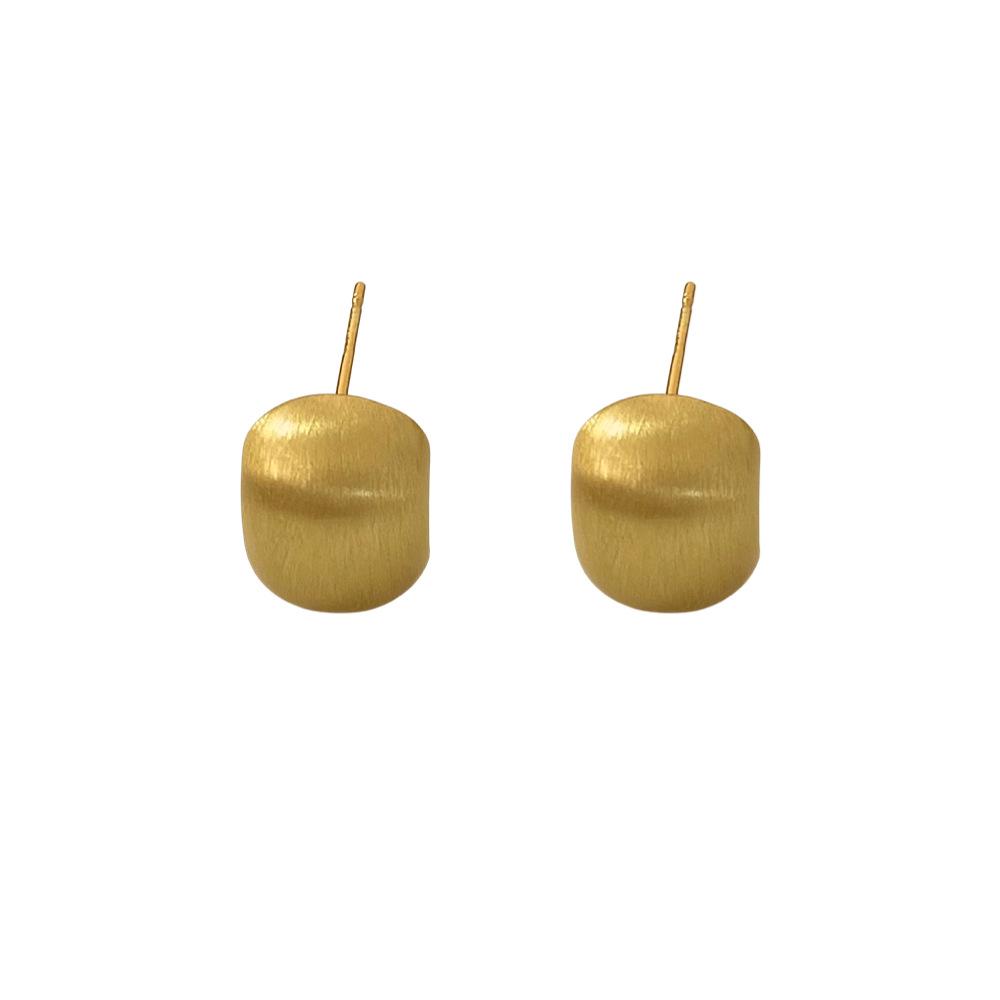 Elegant European & American Style Brushed 925 Silver Stud Earrings: Light Luxury, Versatile, and Fashionable Flat Round Design.