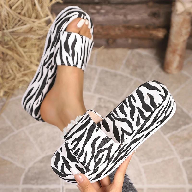 Fashion Fashion Zebra Print Platform Slippers Women 2025 Summer Comfort Thick Sole Beach Slides Woman Lightweight Non Slip Wedge Sandals