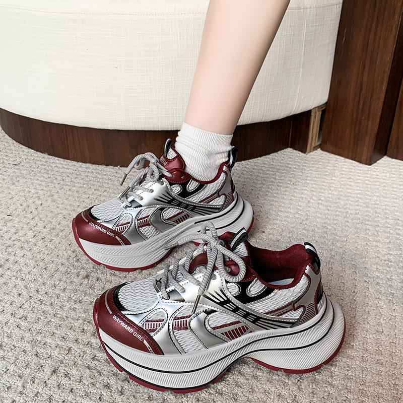 Thick-soled dad shoes women's 2025 spring and autumn super fire new models heightened and comfortable mesh four seasons casual silver sneakers