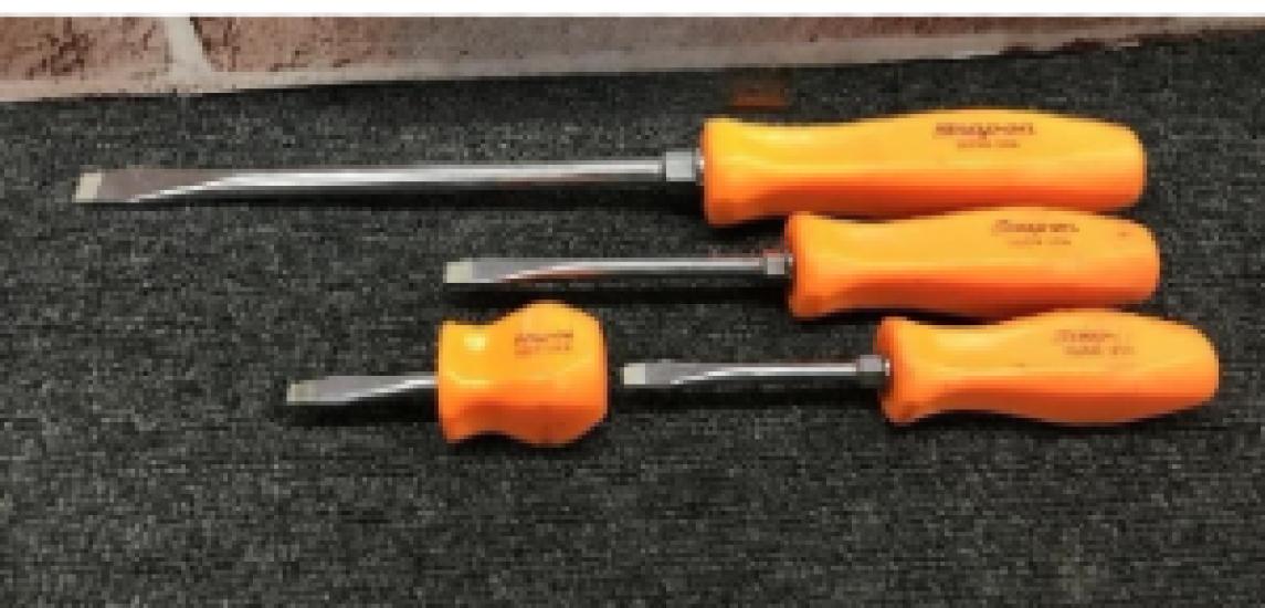

Snap On Old Grip Orange flathead screwdriver set of 4 SDD1.2.4.8