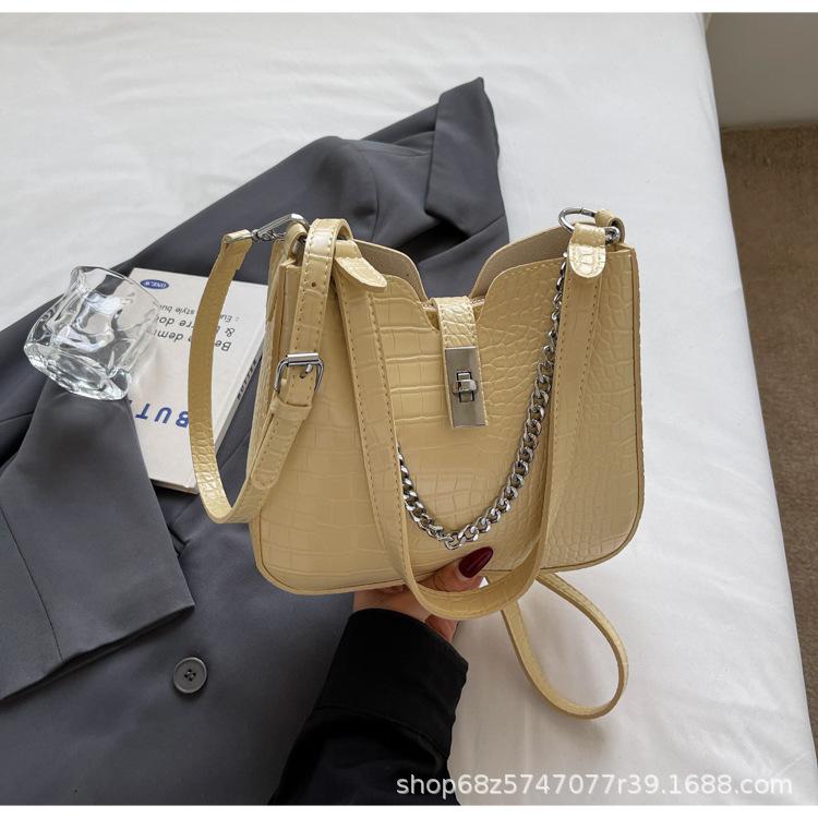 Niche lock chain tote bag women's 2025 new simple commuter underarm bag crossbody handbag women's shoulder bag