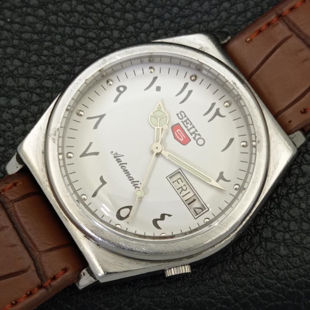 VINTAGE SEIKO 5 AUTOMATIC 7019A JAPAN MENS ARABIC WHITE DIAL WATCH A701606-5 R206c-a701606