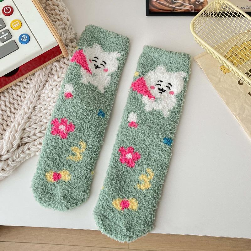 Winter and Autumn Thick Sleeping Coral Fleece Socks for Women, Postpartum Floor Mid-calf Socks with Cartoon Embroidery