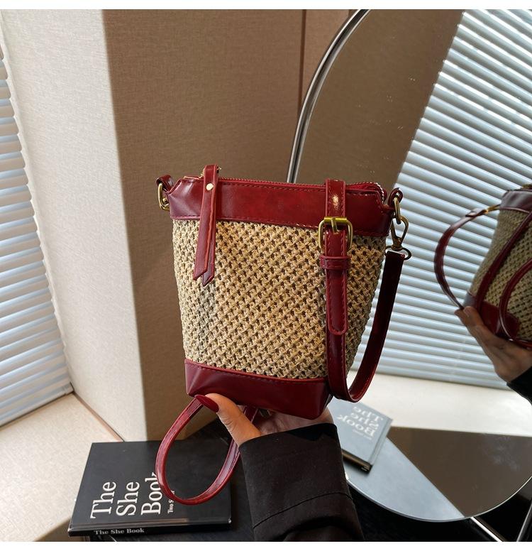 

Нишевая универсальная плетеная из соломы сумка для мобильного телефона, новая, для отпуска, пляжная, плетеная, на плечо, модная сумка-мессенджер для женщин красный