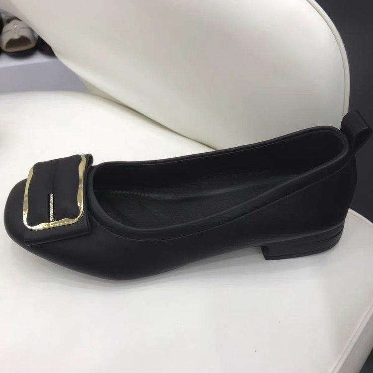 2025 autumn new shallow single shoes women's soft leather soft-soled mother shoes one pedal shallow mouth versatile square head thick heel shoes