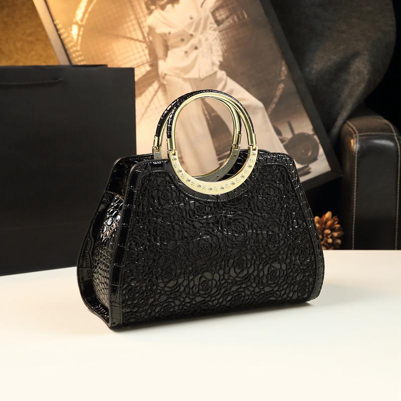 2025 New Fashion Women's Crocodile Pattern Handbag - Soft Leather, Large Capacity, Crossbody for Middle-Aged Women