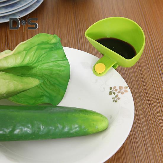 5Pcs Dip Clip Bowls for Plates Seasoning Dish Dip Containers Table Bowl Dip Clips Plate Holder Plastic Spice Bowls Kitchen Utensils