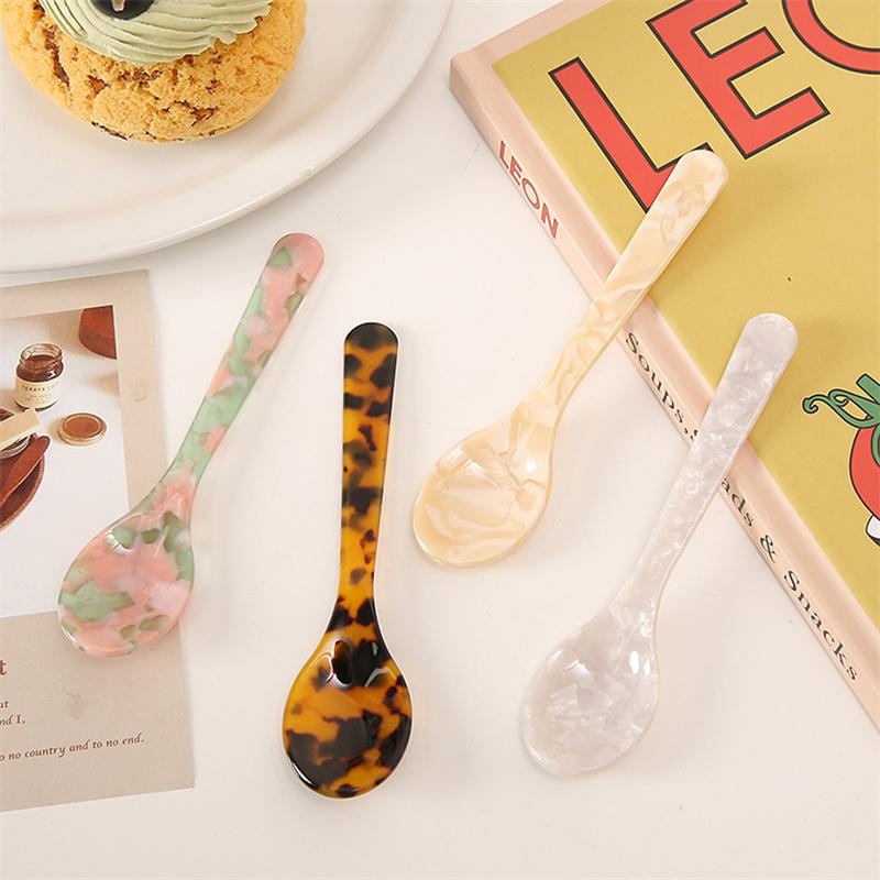 Vintage Korean Style Acrylic Cake Spoons Knife Reusable Dessert Spoon for Coffee Ice Cream Cake Decoration Gift Kitchen Prop