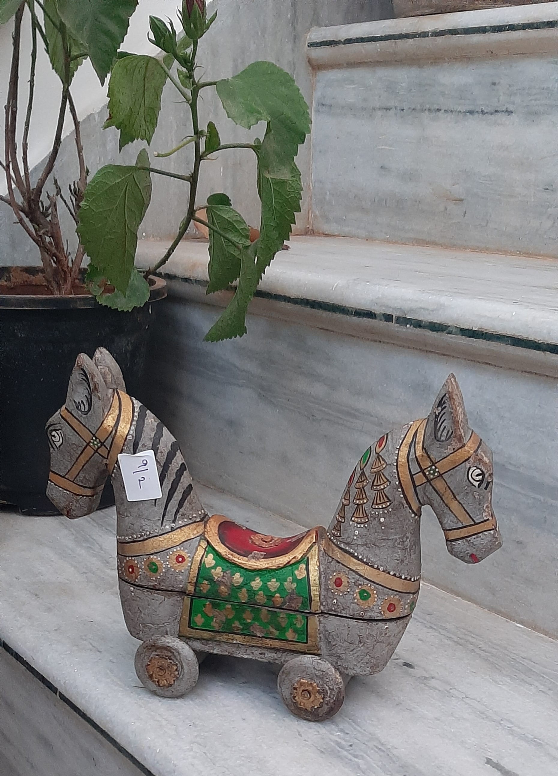 

Vintage Wooden Horse Statue: Hand-Carved Indian Spice Box Decor 16” X 8” X 24” (l x w x h) разноцветный