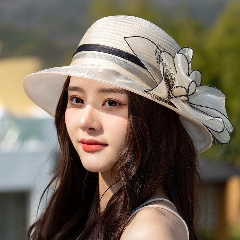Look Stylish and Stay Cool: 1pc Women's Fashionable Knitted Stitching Hat with Large Flower and Mesh Breathable Foldable Basin Hat