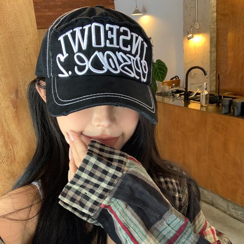 Blogger Niche White Cap Female Soft Top Retro Embroidered Couple Baseball Cap Showing Small Face