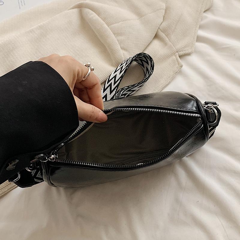 Retro Maillard Pillow Bag for Women  New Wide Shoulder Strap Single Shoulder Crossbody Bag Large Capacity Boston Underarm