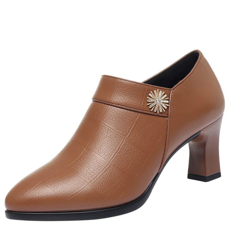 Mode Bekväma Block Högklackade Skor Mjukt Läder 2024 Vår Höst Eleganta Kontorsdamer Korta Plysch Ankelstövlar för Mamma Modell