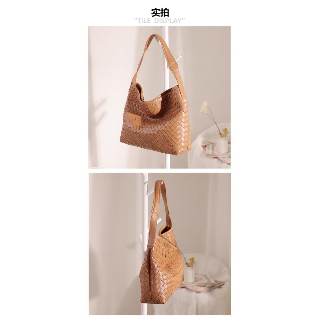 Bolsa feminina de couro explosiva transfronteiriça, bolsa tote tecida simples e moderna, bolsa de mão com ombro de grande capacidade, couro bovino feminino