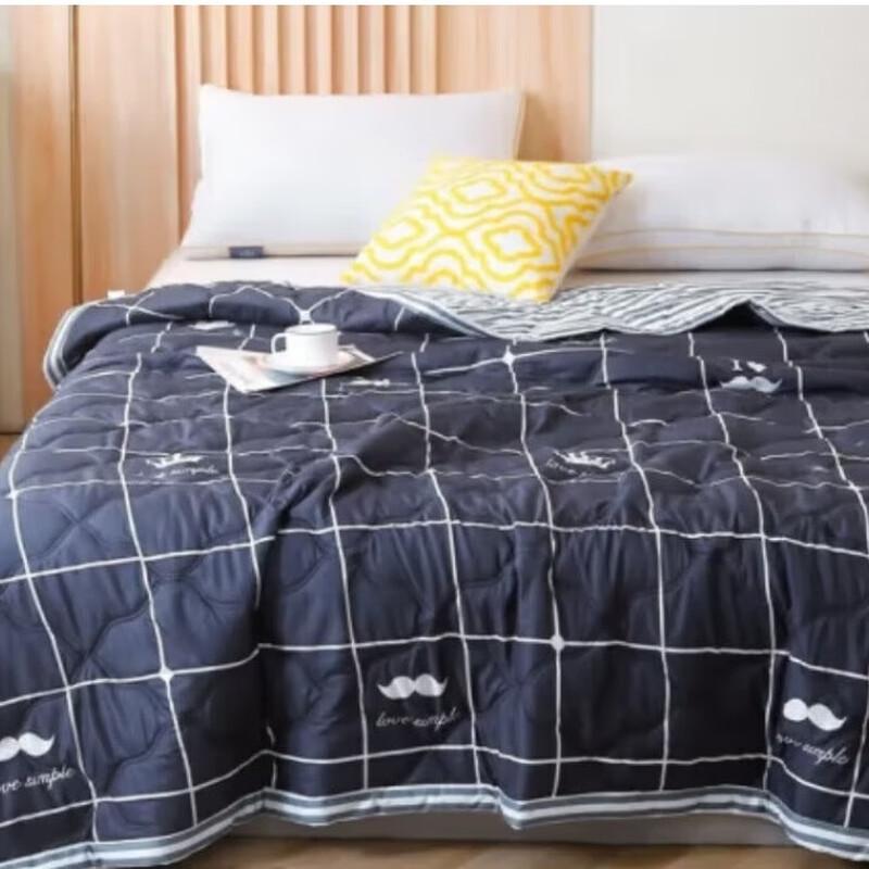 

Yalu Lightweight All-Season Quilt