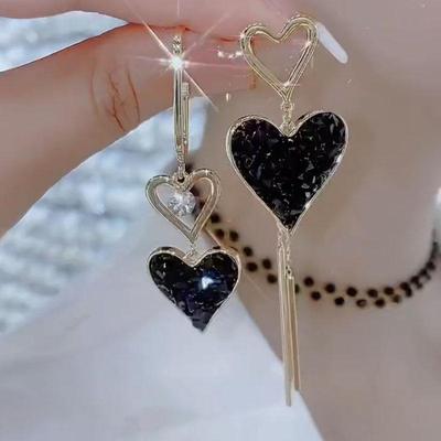 High-End Zwarte Asymmetrische Hart Kwast Oorbellen - Love You Hangende Studs voor Vrouwen