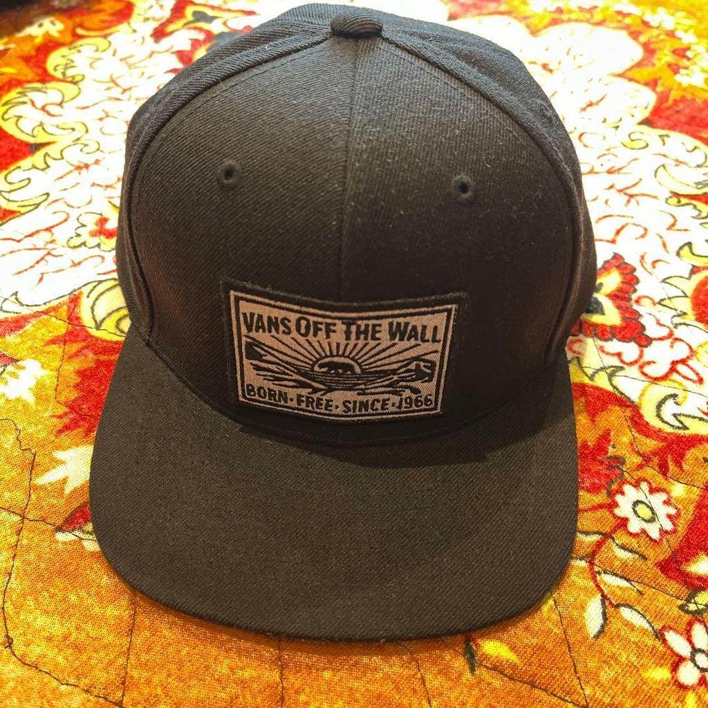 Used VANS OFF THE WALL Kids Cap Black M