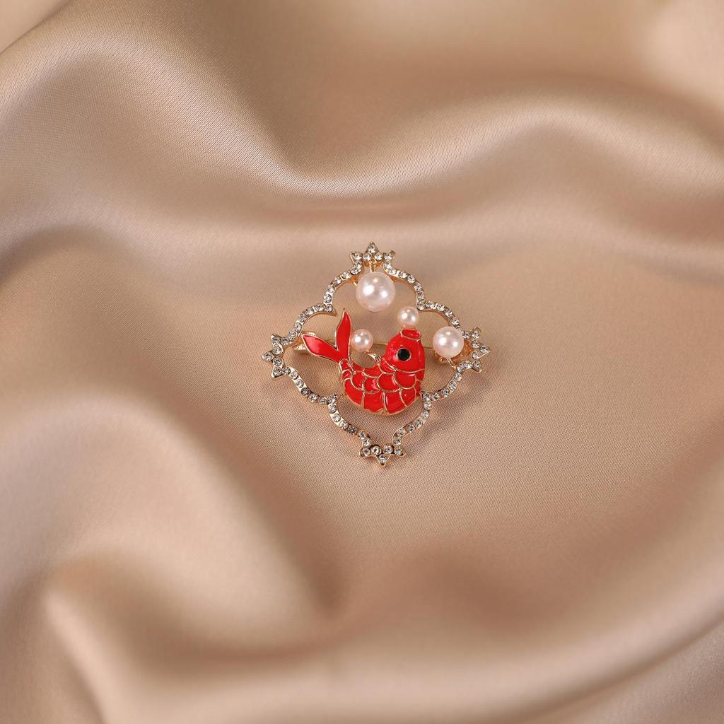 Elegant Pearl Brooch for Women's Suits - High-End Jewelry Pin