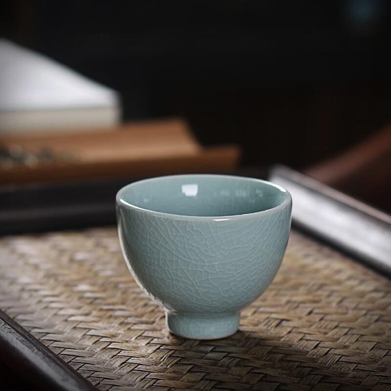 Aiyiruis Chinese Celadon 10-Piece Tea Set