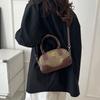 Retro casual shell bag women's 2025 autumn and winter new fashion trendy shoulder oblique span bag to work commuter armpit bag
