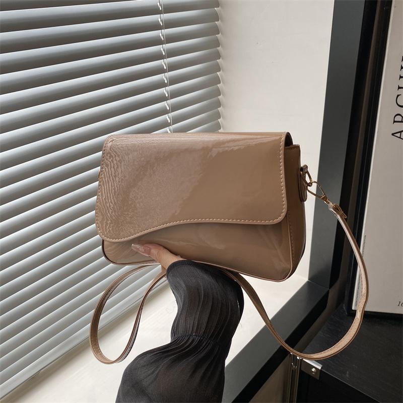 

Премиальная текстура нишевый дизайн темперамент женская сумка популярная маленькая квадратная сумка универсальная на плечо женская сумка простая сумка-мессенджер хаки