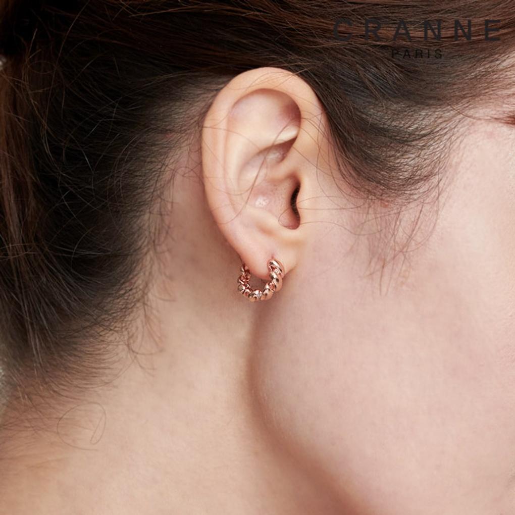 Volume Wave One-Touch Earrings C24EB312