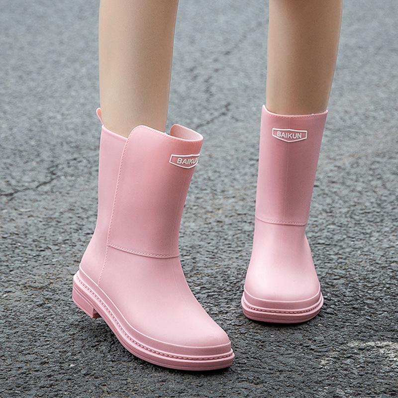 

New rain shoes women s medium tube fleece warm winter rubber shoes overshoes students thickened rain boots water shoes work light winter 35