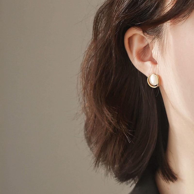 

Серебряные игольчатые корейские серьги с кошачьим глазом и классным стилем