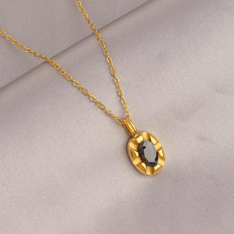 Gold Titanium Steel Clavicle Necklace For Women Light Luxury Versatile Fashion Jewelry