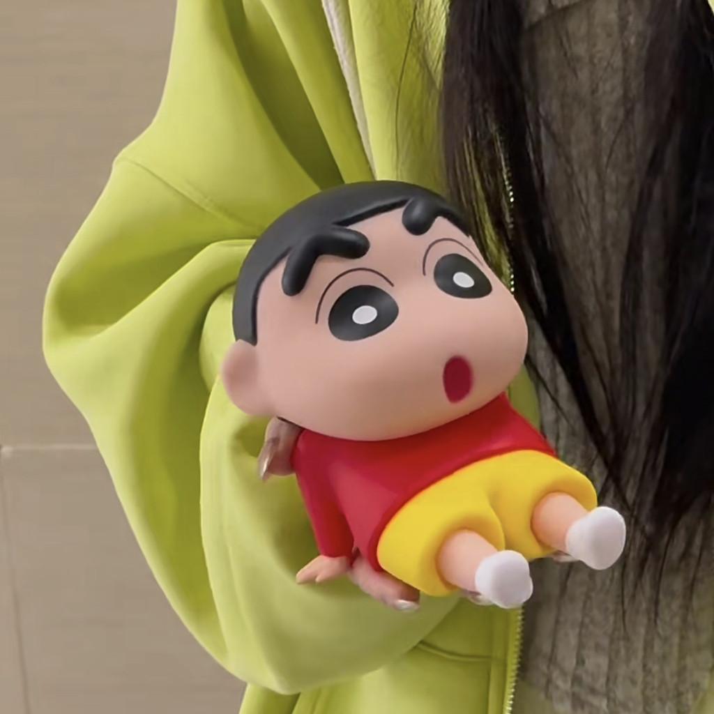 Crayon Shinchan Phone Stand Cute Desk Organizer With Resin Material For Home And Office