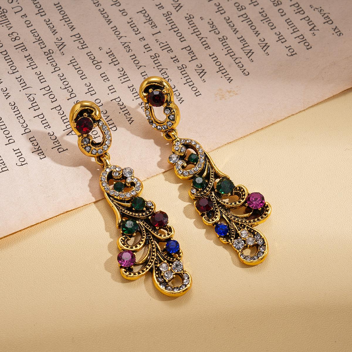 European and American diamond-encrusted geometric silver needle earrings light luxury niche medium and ancient style old personality high-end