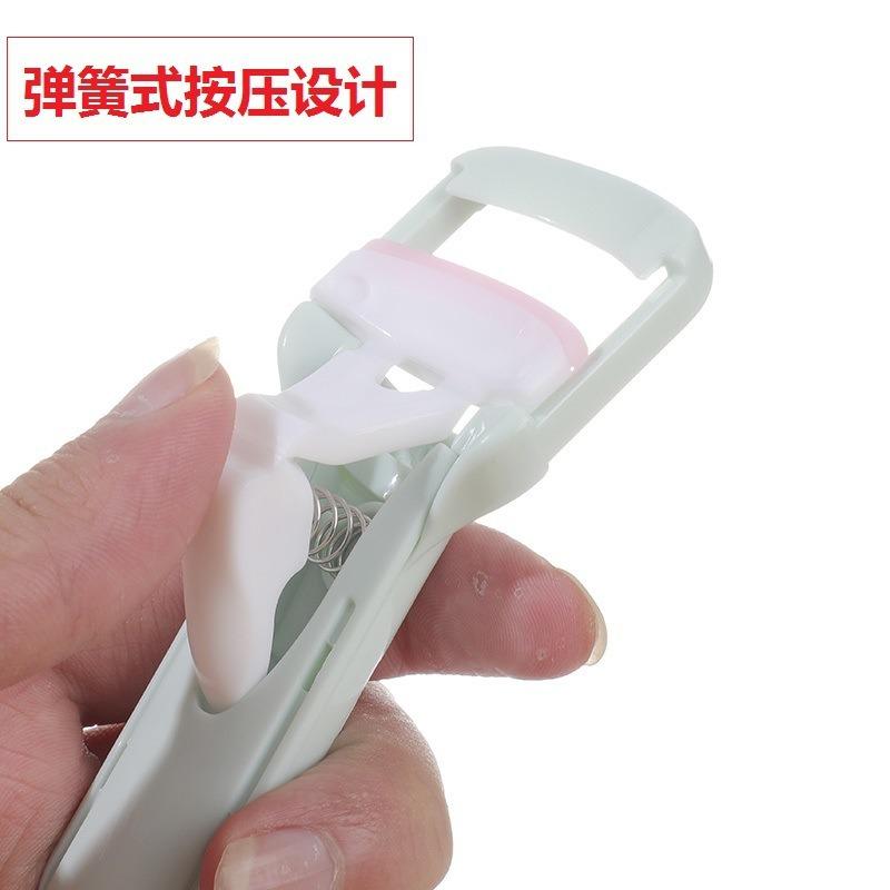 Portable Press Type Eyelash Curler Long Lasting Makeup Tool With Replacement Rubber Pad
