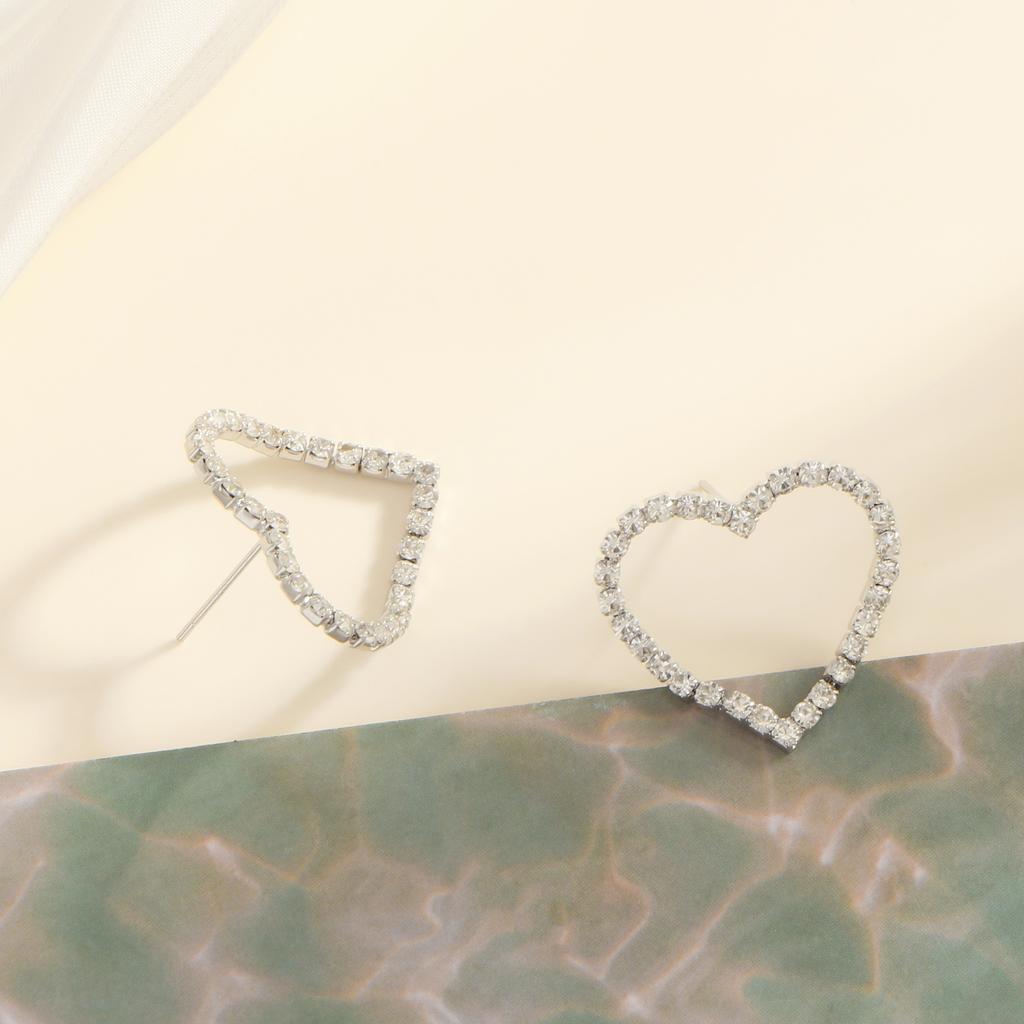 Women's Minimalist Delicate Style Romantic Sweet Sparkling Zirconia Heart Stud Earrings Great for vacation wear and gifts