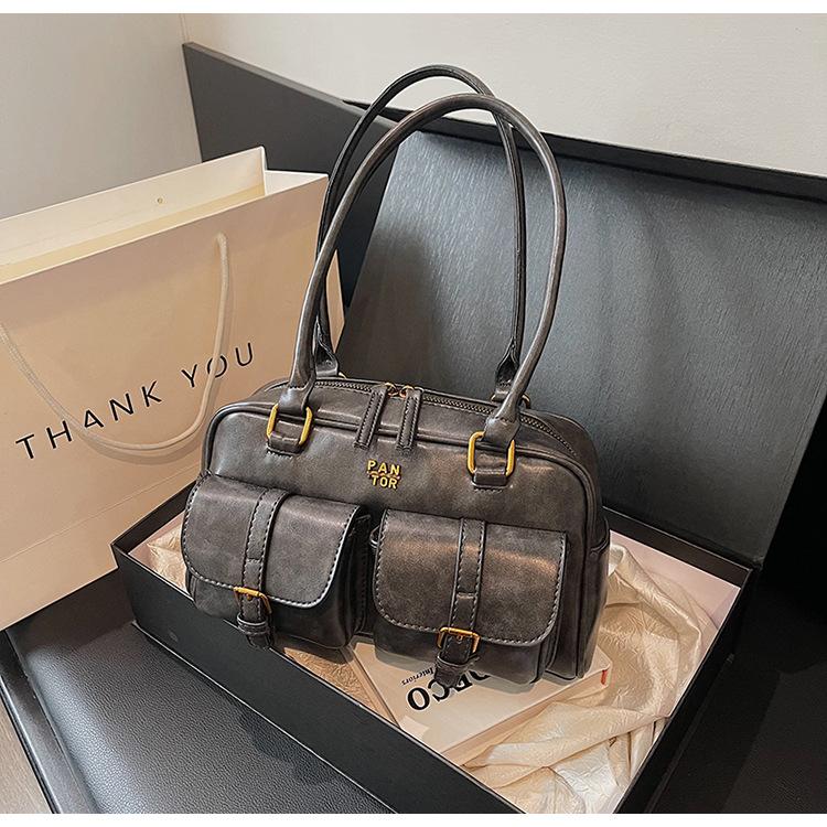 Retro niche portable bowling bag for women 2025 autumn new trendy Korean underarm bag large-capacity commuter bag