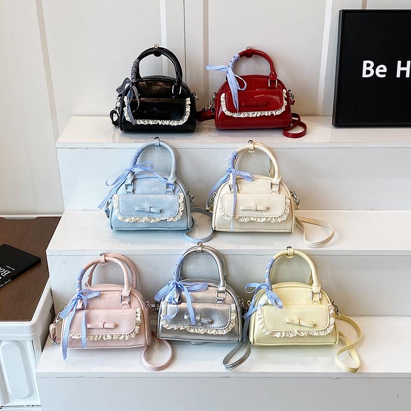 Spring and summer bag new simple and fashionable portable shoulder bag versatile soft surface casual tote bag oblique span bag