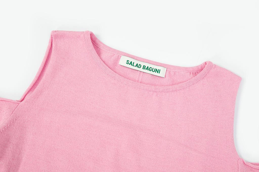 SALAD BAGUNI Compact Off-Shoulder Pullover_Pink