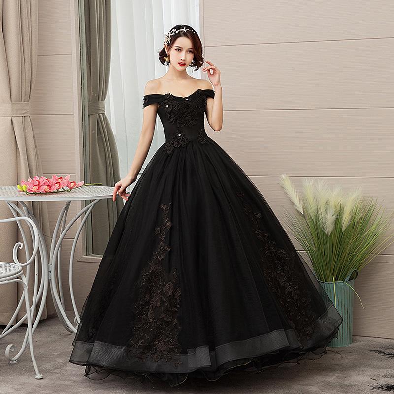 Abito da sera da sposa nero con spalle scoperte per esibizioni soliste e servizi fotografici