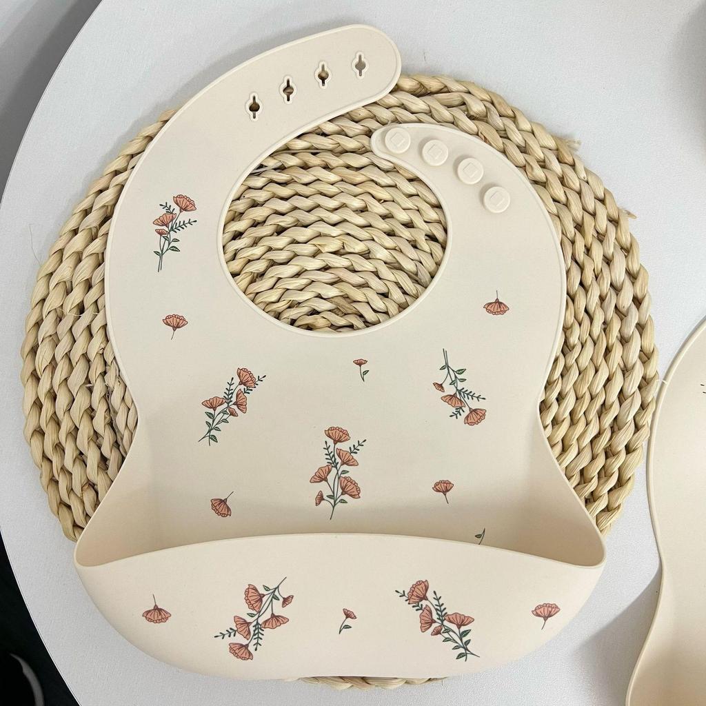 Nuovo bavaglino in silicone per neonati - impermeabile, antiolio, design a forma di balena per uso alimentare, accessorio portatile per l'alimentazione