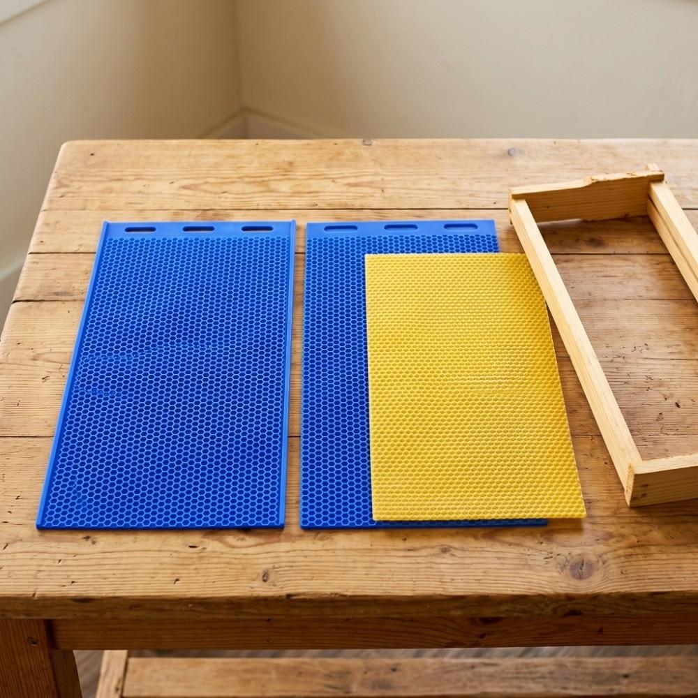 2-Piece Set Non-Stick Surface Honeycomb Sheets Mold Beeswax Foundation Press Mold  DIY Candle Making