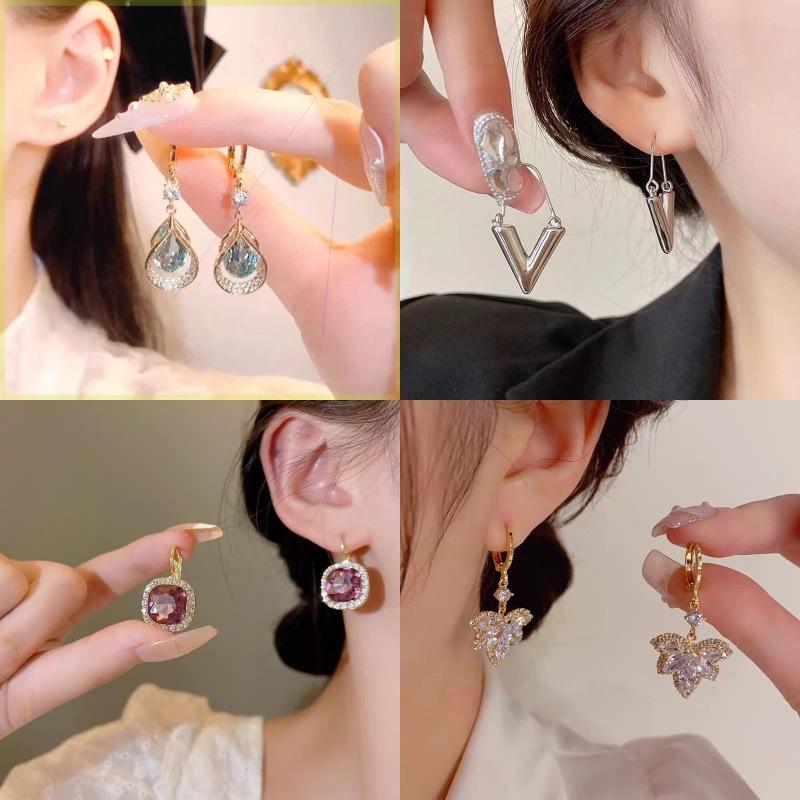 Fashion ins cold wind simple light luxury high-end ear buckle temperament geometric earrings women's small and versatile tide earrings