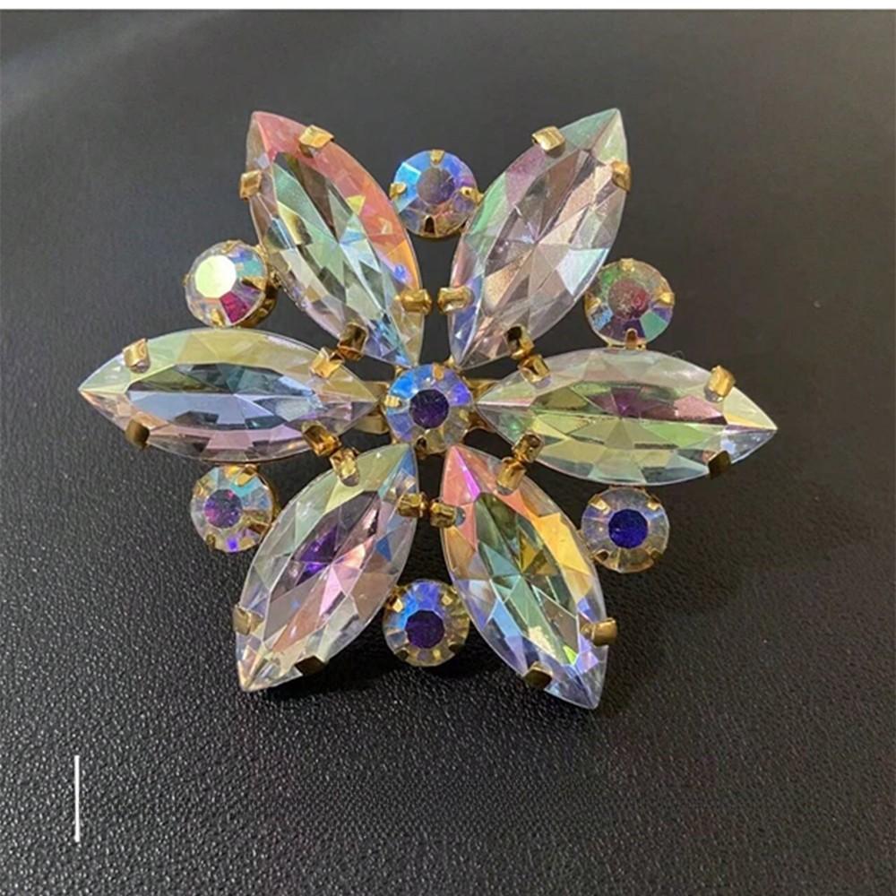 Stylish Water Dazzle Flower Shape Ring For Womens Fashion Accessory Collection золотой