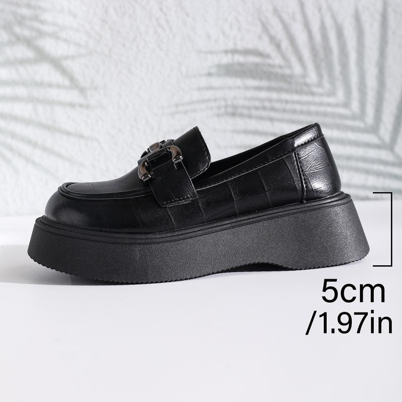 Fashion Fashion Metal Decoration Solid Black Loafers Women 2025 Autumn Thick Bottom Slip On Pumps Comfort Medium Heel Office Shoes