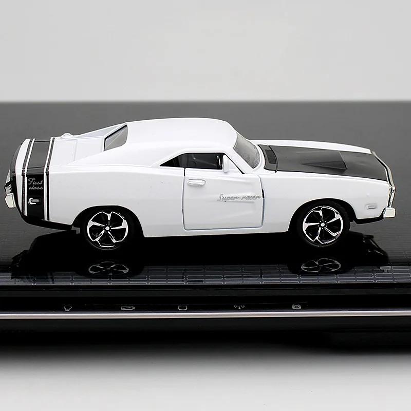 1/36 Dodge Classic Car Alloy Model Car Model Jewelry Metal Return Toy Gift Ornaments